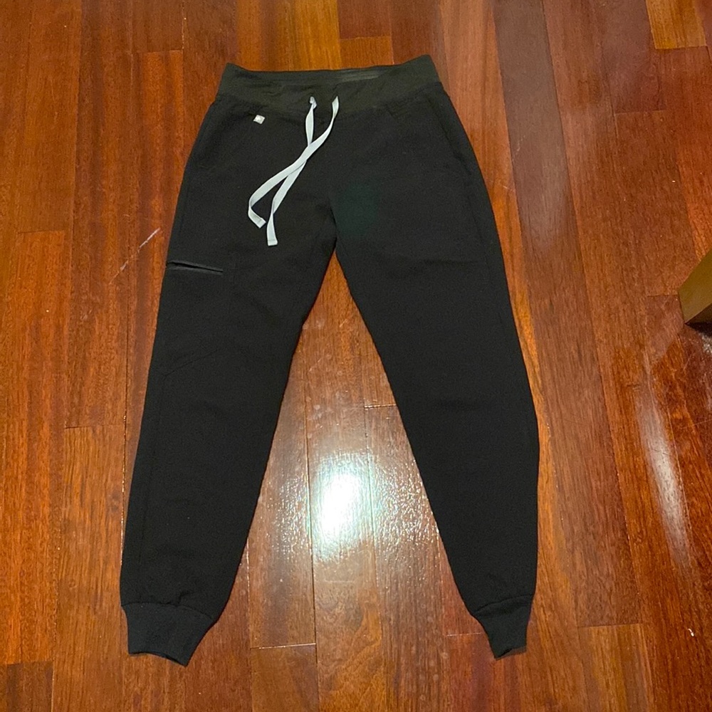 Figs Zamora Jogger Scrub Pants in Black